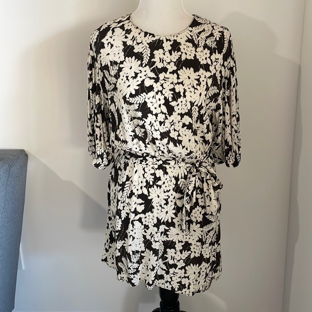 Zara brown floral three quarter sleeve dress button tie waist
